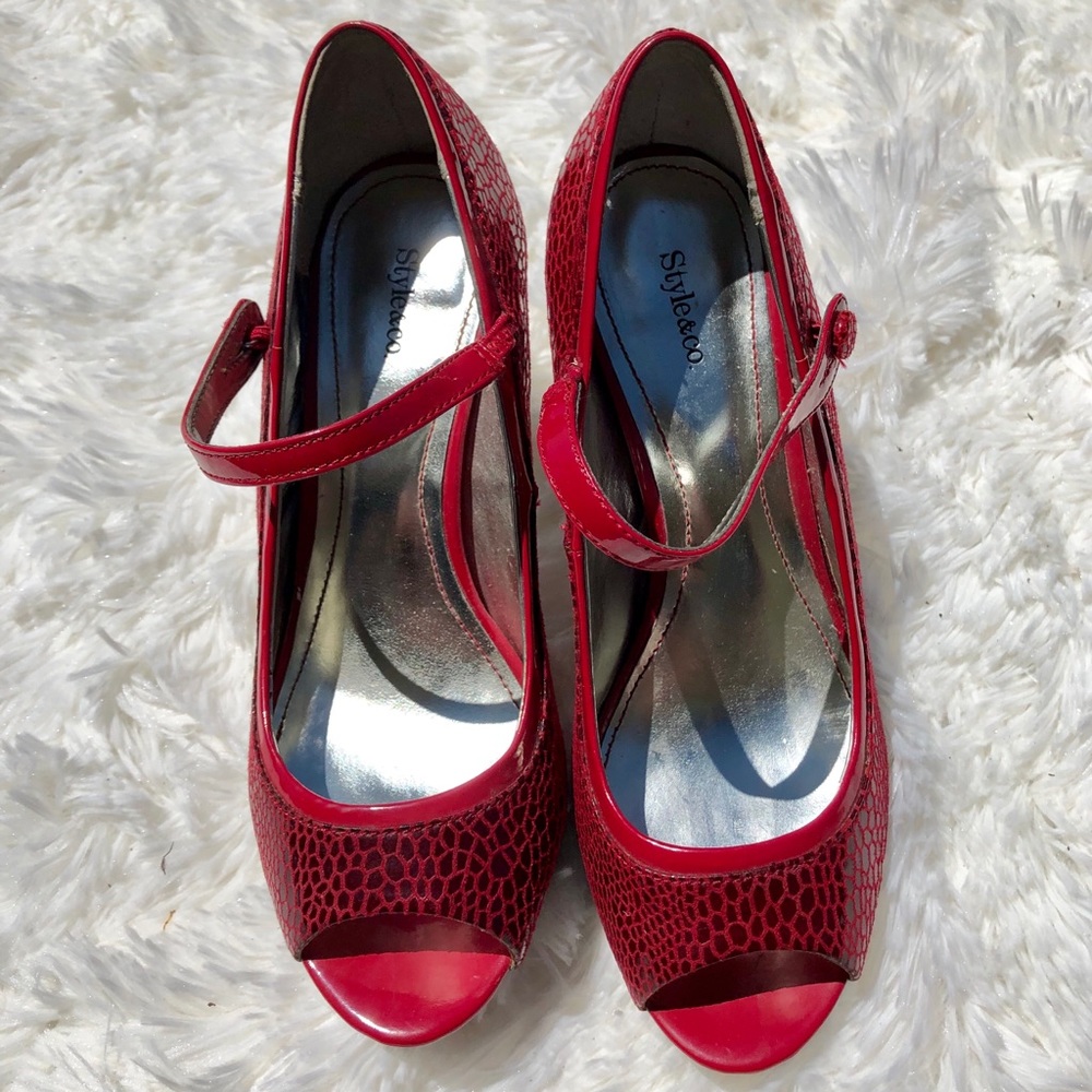 Style & Co Red Maryjane Heels - Picture 5 of 6